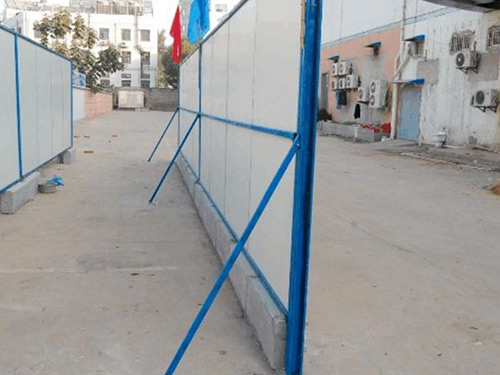 彈力柱施工圍擋3