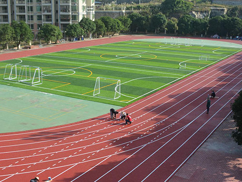 學(xué)校劃線(xiàn)2