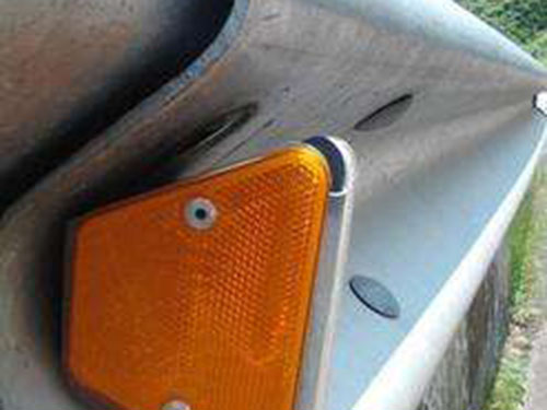 梯形輪廓標(biāo)3