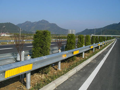 柱式輪廓標(biāo)1